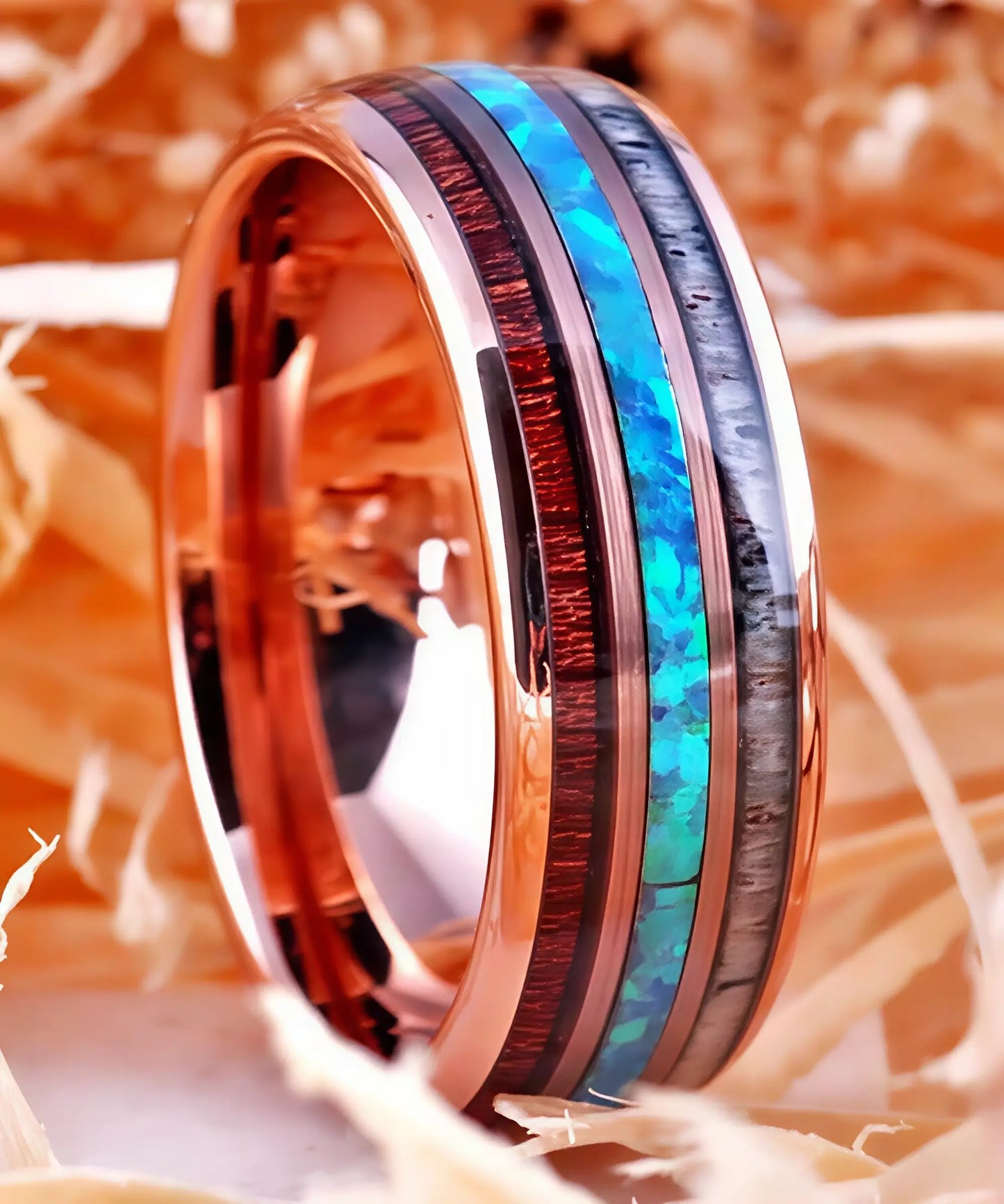 Bague en bois et tungstène rose avec incrustations d’opale bleue, bois de koa et bois de cerf, bijou haut de gamme au design raffiné