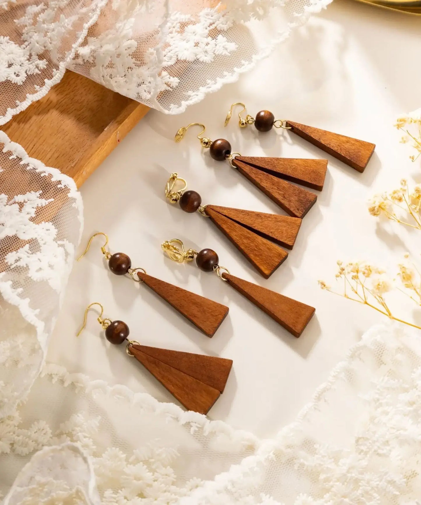 Boucles d'oreilles en bois Sylva Triangle asymétrique