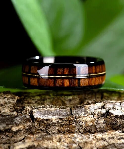 Bague de mariage en bois sale