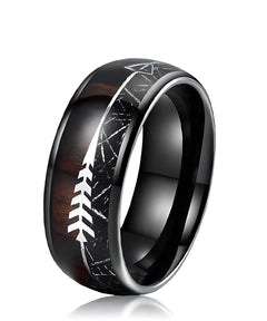 Bague Flèche de Cupidon noire Caprice en bois et tungstène noir, incrustation élégante avec motif flèche argentée, anneau moderne et raffiné.